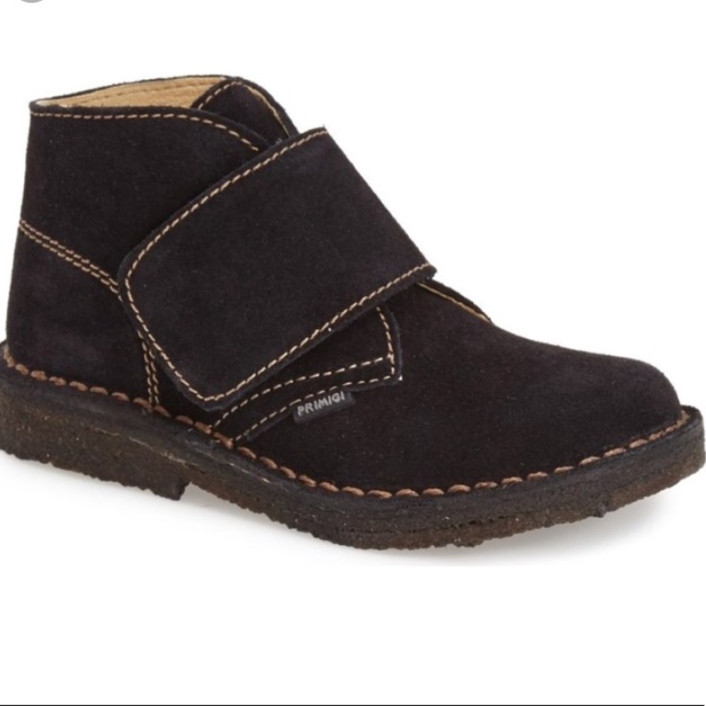 Unisex Brown suede chukka boot